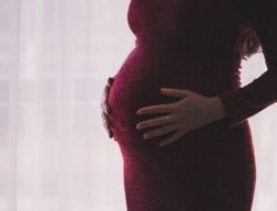 Ahli Jelaskan Apakah Sakit Perut saat Hamil Berbahaya