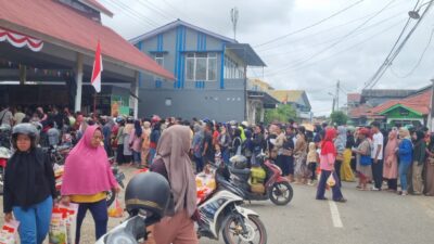 Warga Membludak Serbu Operasi Pasar Murah, Pemkab Sanggau Siapkan 3000 Paket Sembako