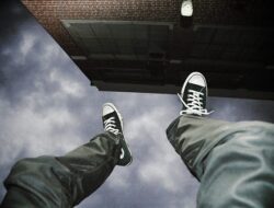 Seorang Pemuda Tewas Usai Loncat dari Lantai 20 Apartemen di Bekasi