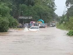 Ruas Jalan Sanggau-Sekadau Terendam Banjir, BPBD Ungkap Penyebabnya