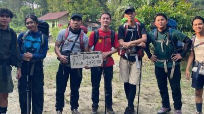 Seorang pendaki asal Pontianak meninggal dunia setelah tenda disambar petir saat mendaki Gunung Bawang di tengah cuaca ekstrem.