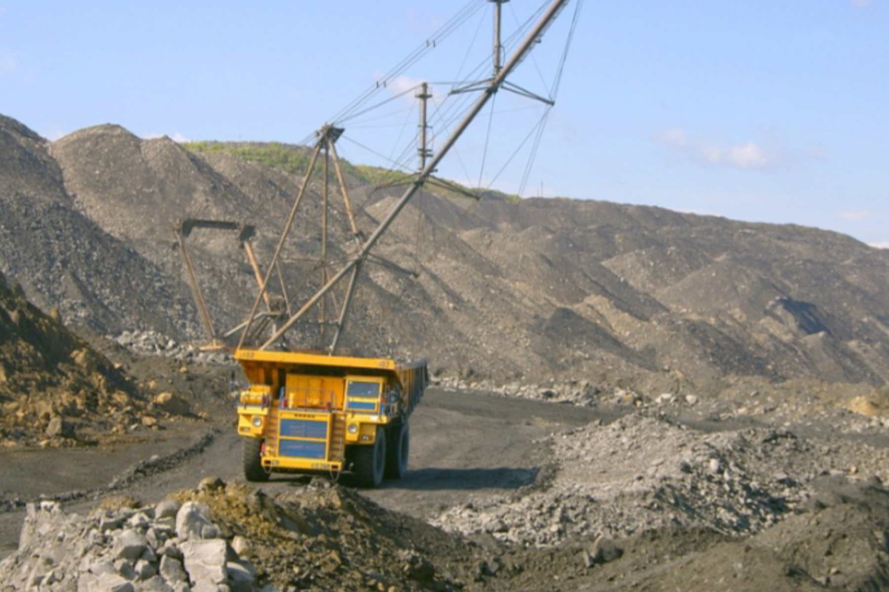 PNBP-Capai-Target-hingga-Juli-2025-Batu-Bara-Jadi-Andalan_