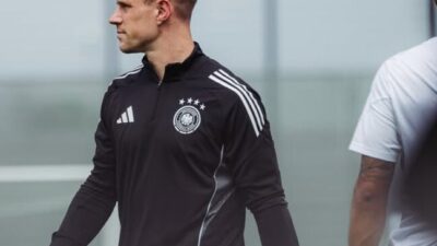 Rumor pencopotan ban kapten Ter Stegen ditepis. Skuad Barcelona beri dukungan penuh pada Ter Stegen sebagai kapten utama Barcelona.