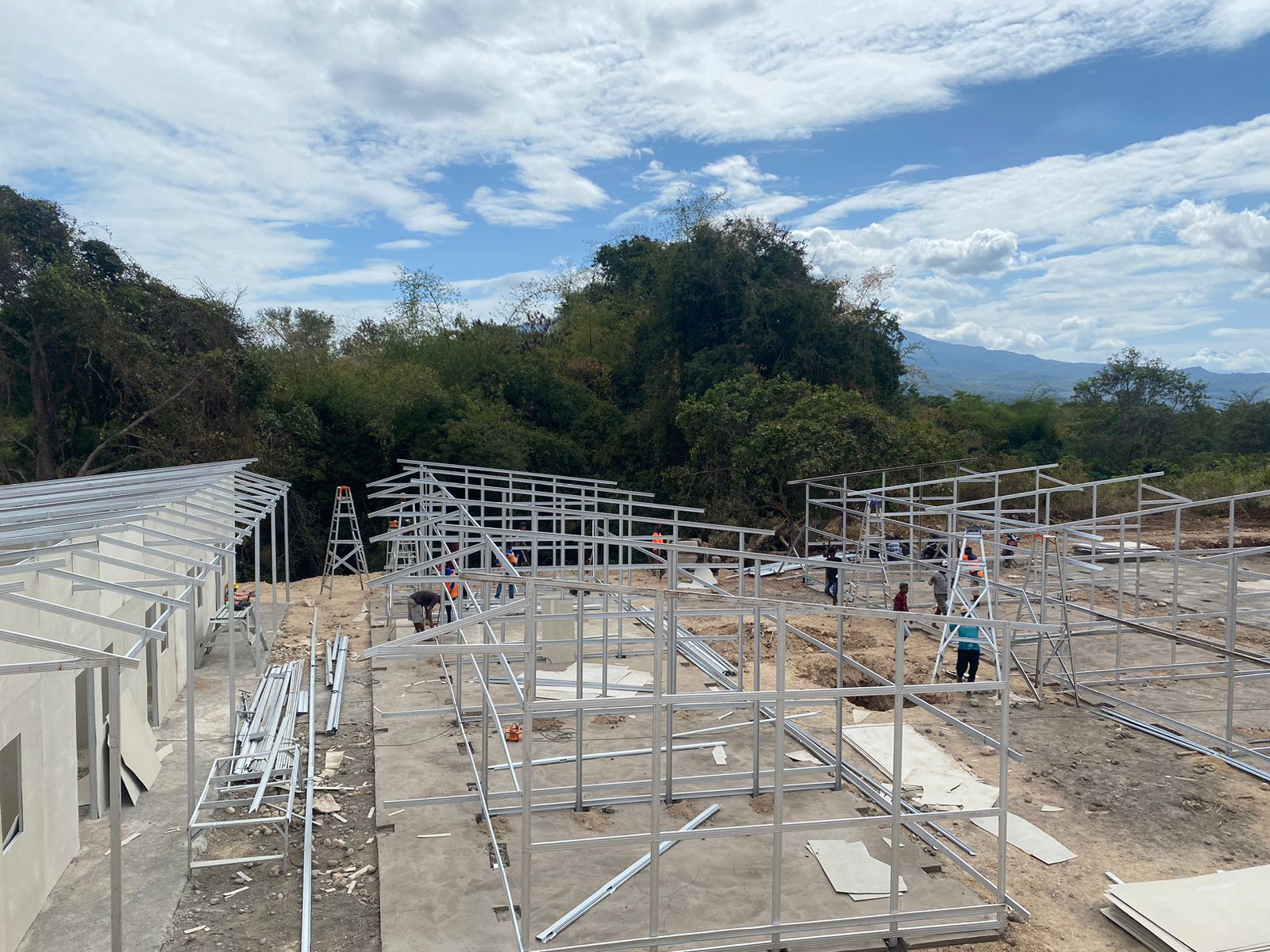 Status Gunung Lewotobi Masih Awas, Warga Mengungsi