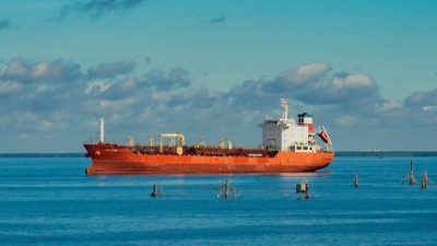 Harga Minyak Bangkit: Brent $63, WTI $58, Tapi Stok AS Naik