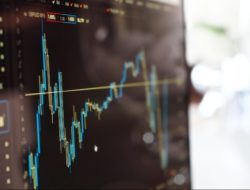 IHSG Berbalik Arah dan Ditutup Menguat ke 8.263, Net Buy Asing Kembali Masuk Rp 308 Miliar