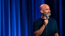 Netflix Rilis Stand-Up Spesial Tom Segura "Teacher"