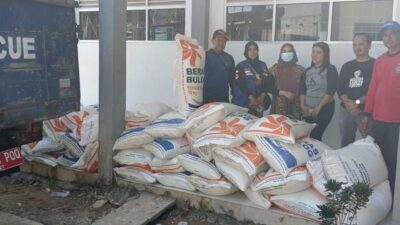 Pemkab Sanggau Salurkan 2,5 Ton Beras untuk Korban Banjir di Sosok