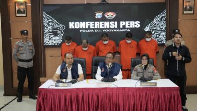 Polda DIY menangkap lima pelaku judi online setelah laporan warga. Polisi tegaskan tidak ada toleransi terhadap perjudian daring.