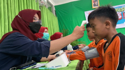 KSP Minta Nakes dan Guru Sabar Dampingi Pelajar Saat Cek Kesehatan Gratis