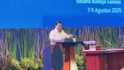 Presiden Prabowo Subianto hadiri KSTI 2025 di ITB, soroti pentingnya penguasaan sains dan teknologi untuk pemerataan ekonomi.
