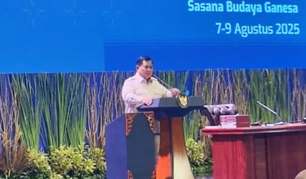 Presiden Prabowo Subianto hadiri KSTI 2025 di ITB, soroti pentingnya penguasaan sains dan teknologi untuk pemerataan ekonomi.